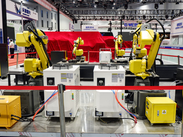 ¼¤¹âÀäË®»úÖúÁ¦Çиî»úÒìÐÎÇиî